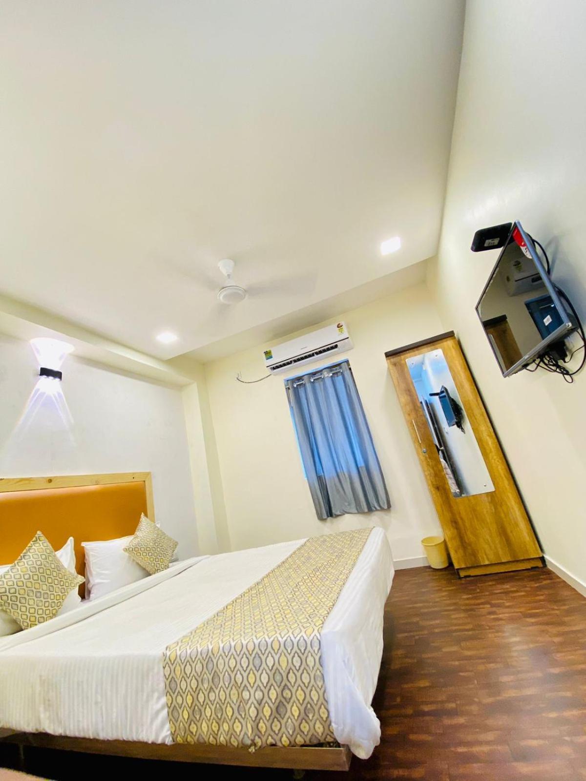 Hotel Alexa By Abc Ahmedabad Exterior foto
