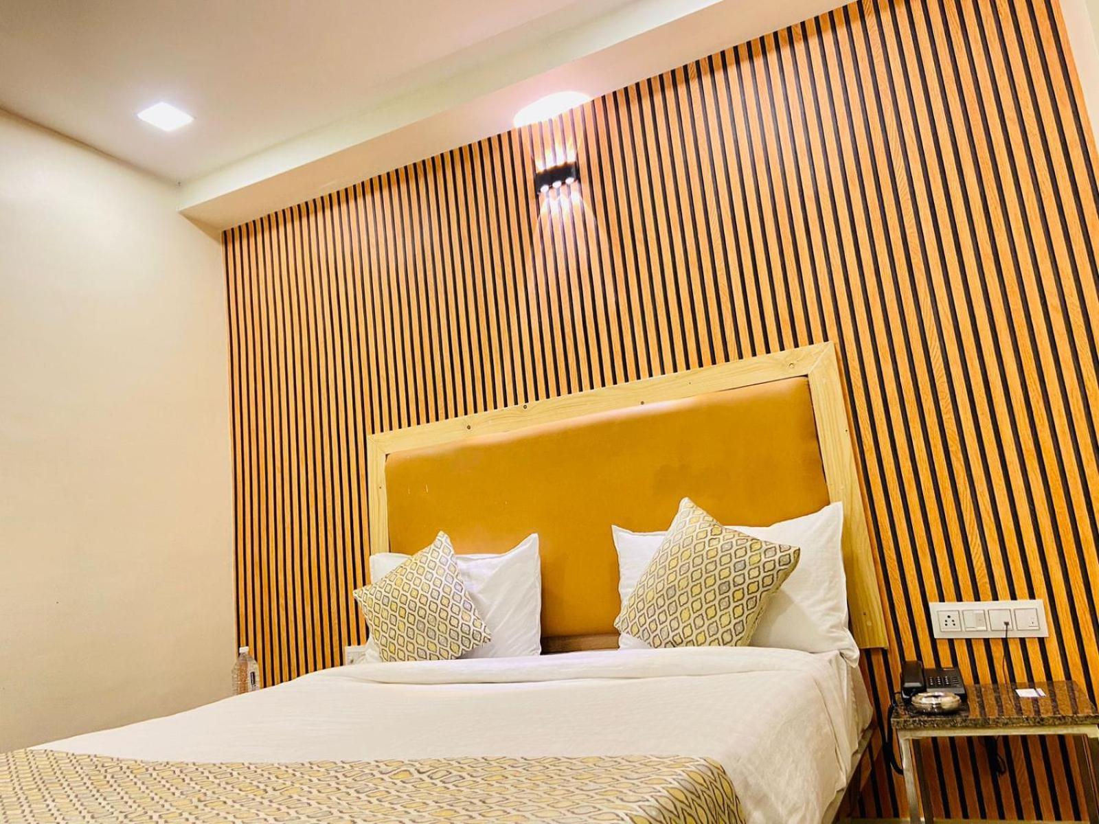 Hotel Alexa By Abc Ahmedabad Exterior foto