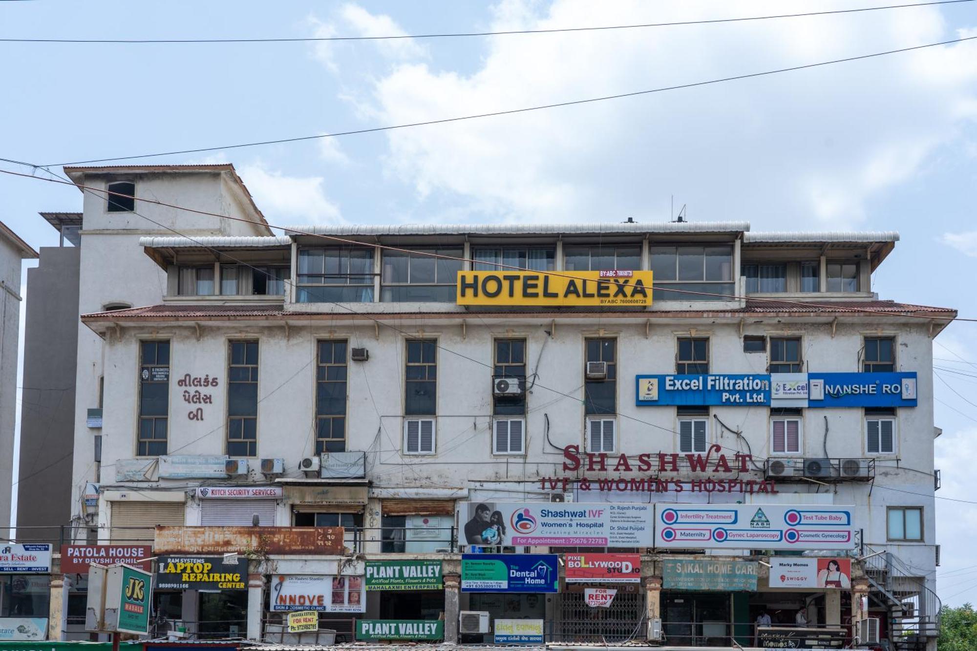 Hotel Alexa By Abc Ahmedabad Exterior foto